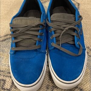 Never worn Chukka Low Vans Canvas Men's Sneakers size 10.5